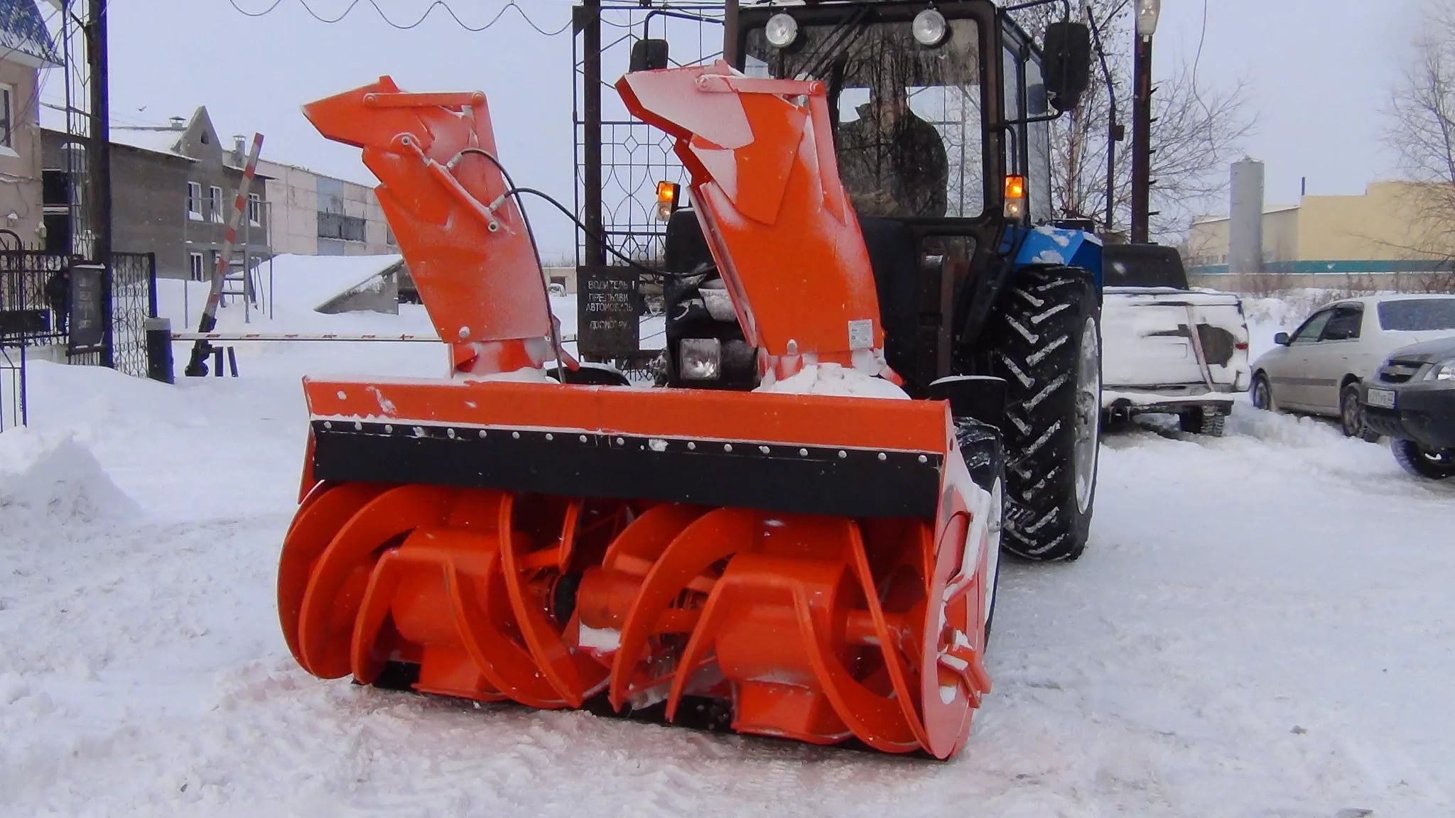 Разновидности снегоочистителей, используемых для чистки снега на тракторах МТЗ